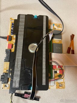 Prodám Samsung UE65NU7172U - BN94-06454V - 8