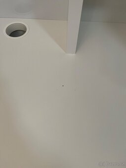 Psací stůl bílý IKEA Micke - 8