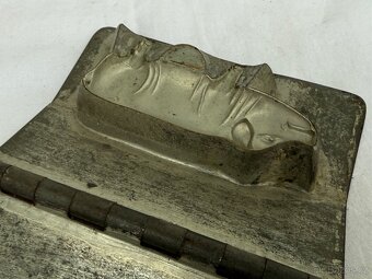 Starožitná forma na čokoládu prasátko cín a kov - 8