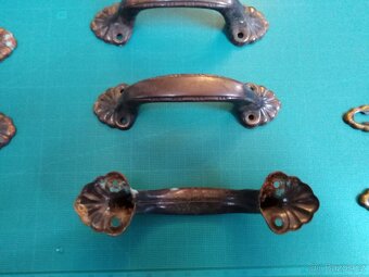 Starožitná madla 12 ks, nálezový stav - 8