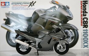 Silniční motocykly Honda TAMIYA (1:12) - 8