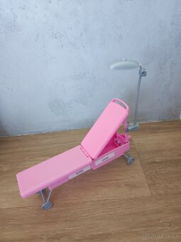 Barbie klinika+ panenka - 8