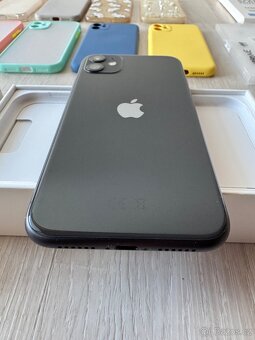 Apple iPhone 11 , černý , 256 GB, plus kryty - 8
