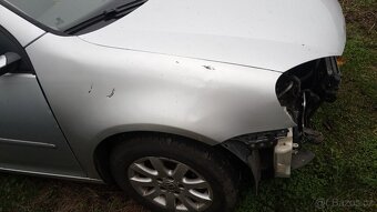 VW Golf 5 1.6 benzín díly - 8