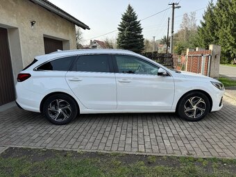 Hyundai i30 kombi 1,0 tgdi DCT Family Smart - 8