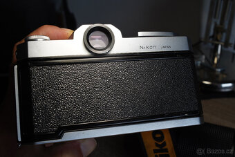 Kinofilmový fotoaparát Nikon Nikomat FT N + 2x objektiv - 8