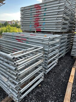 Prodej použité sady 134,4 m2 lešení Plettac - 8