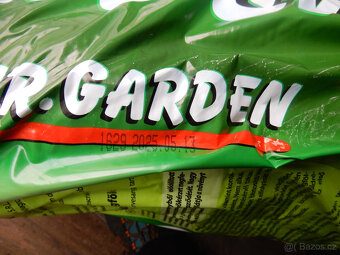 Mr. Garden univerzální substrát hlína 70l x 30pytů - 8