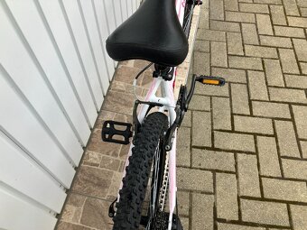 DÍVČÍ KOLO 24 - 8