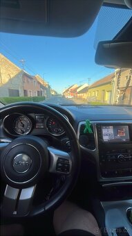 Jeep Grand Cherokee - 8