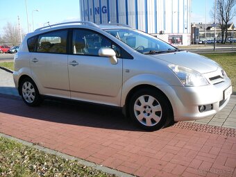 Toyota Corolla Verso 22D-4D 100kW - 8