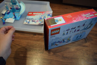 Lego 10736 Ledové hřiště pro Annu a Elsu - 8