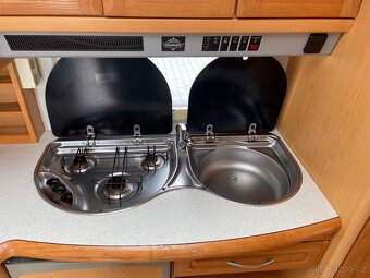 Hobby Prestige 540, 2002, pevná bostel, bojler, stan - 8