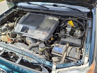 Toyota HILUX 2,5 88 kW - 8