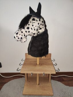 Hobby horse Dalmatine
- 8