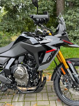 Suzuki V-Strom 800 DE - 8