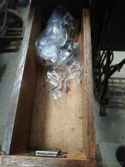 Šicí stroj Lada - 8