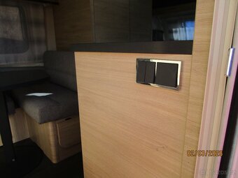 Obytný karavan Sterckeman 430CP-předváděcí - 8