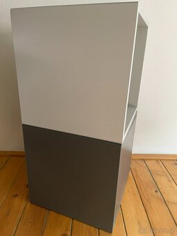 Police s nohami a dvířky IKEA EKET (úložný prostor) - 8