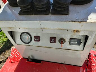 Minibagr TAKEUCHI TB 007 - 8