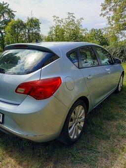 Opel Astra J 1.4i 74kW první majitel najeto pouze 50tis.km - 8