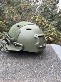 Taktická airsoftová helma OD Green s odnímatelnou síťkou - 8