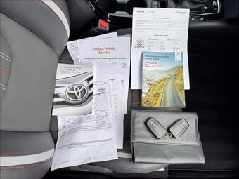 Toyota Corolla 1,8 e-CVT Sports GR 1.maj. ČR - 8