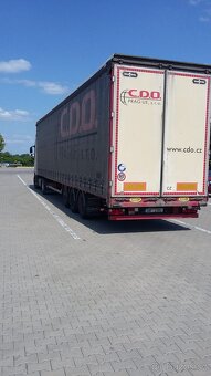 Tahač Volvo a náves Vanhool - 8