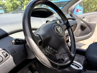 Toyota Yaris 1.3i 64kw AUTOMAT KLIMA - 8