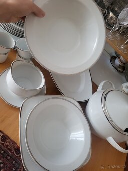 Kompletní set karlovarského porcelánu cca poly 20.stol., 37 - 8