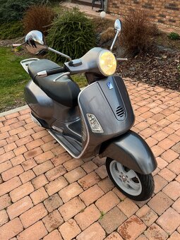 Vespa 200 GTS - 8