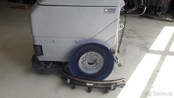 Podlahový mycí stroj Nilfisk BA 530S s vl. pojezdem - 8