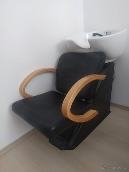 Kadeřnický mycí box - 8