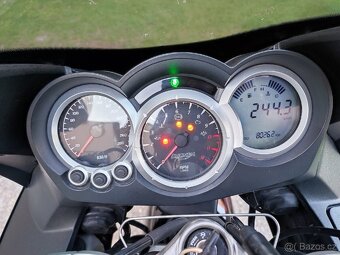 Triumph Sprint ST 1050 - 8