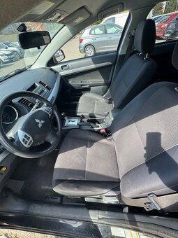 Mitsubishi Lancer - 8