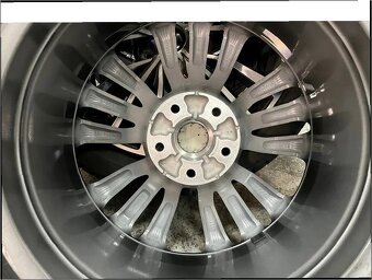 Alu kola + Pneu orig. zimní KIA STINGER 18" 225/45 - 8