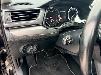 Škoda Superb kombi 8/2018 DGS kůže - 8