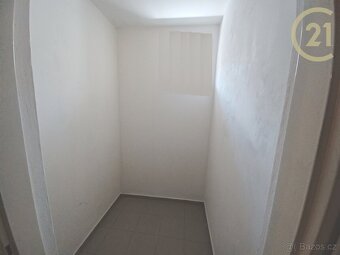 OV 2+kk Nížkovice, 2.NP/3, výměra 38,8 m2, komora, sklep,... - 8