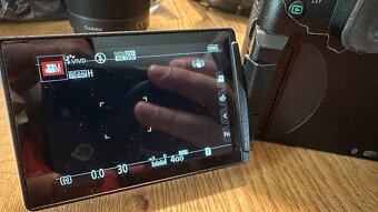 Panasonic Lumix GH5 - objektivy - SmallRig - baterie - 8
