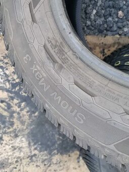 ZIMNI PNEU Uniroyal 215/70/15C  2023r 8.8mm 2KS - 8
