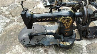 sbírka šicích strojů - 8