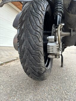 Kymco 300i GT ABS - 8