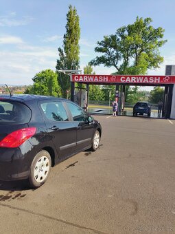 Peugeot 308 - 8