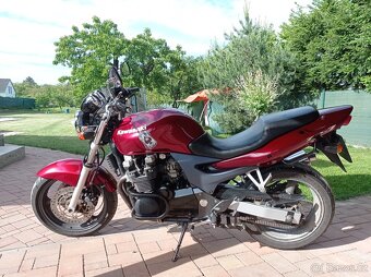 Kawasaki ZR750F - 8