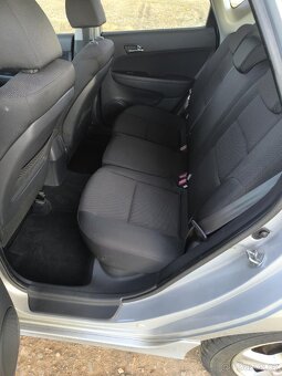 Hyundai i30, 85 000km - 8