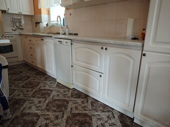 Prodám kuchyňskou linku včetně spotřebičů - 8
