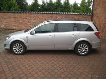 OPEL ASTRA 1.9 CDTi CARAVAN KLIMA TAŽNÉ NAVI - 8