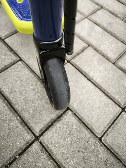 Dětská elektro-koloběžka - 8