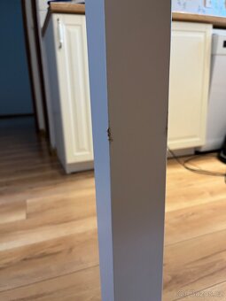 Kuchyňský jídelní stůl se 4 židlemi - 8