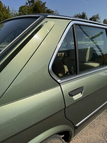 1982 BMW E28 520i - benzínový šestiválec - 8